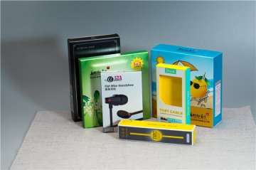 黑卡银卡纸盒