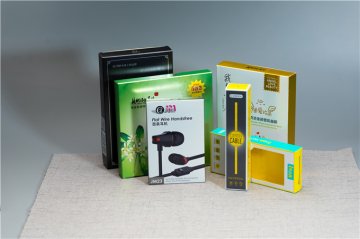 黑卡银卡纸盒